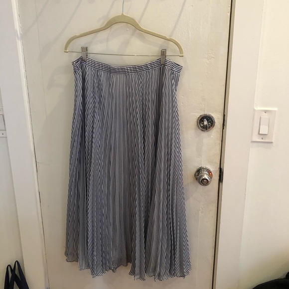 Anthropologie Dresses & Skirts - Anthropologie pleated skirt